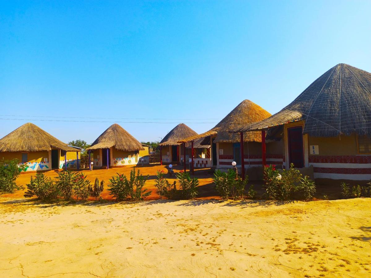 Kutir Craft Village Resort Bherandiāla エクステリア 写真