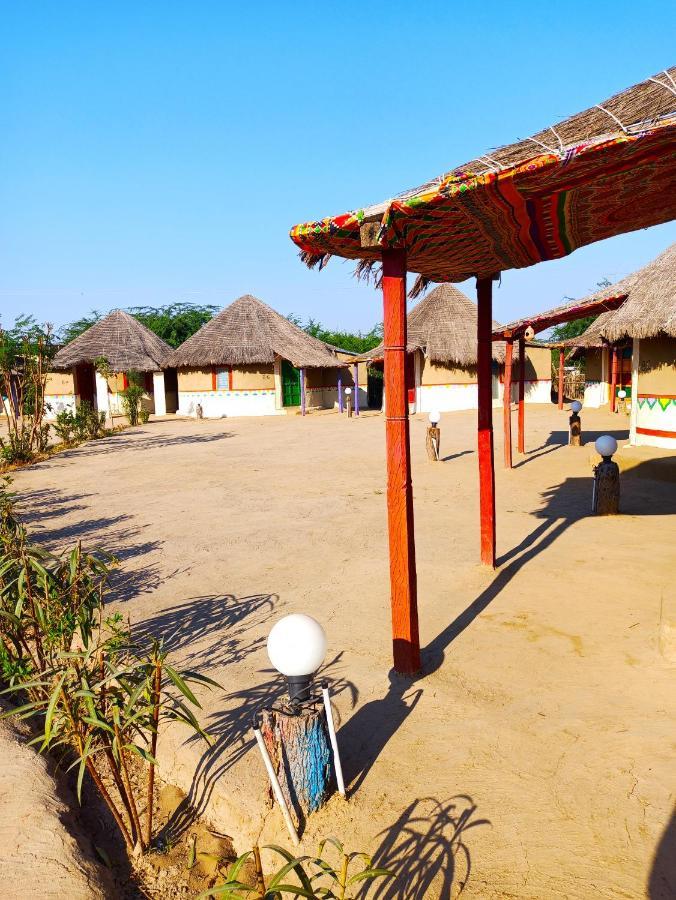Kutir Craft Village Resort Bherandiāla エクステリア 写真