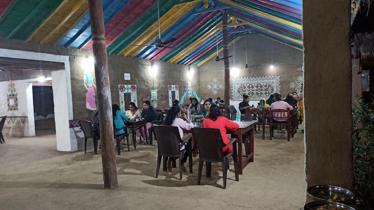 Kutir Craft Village Resort Bherandiāla エクステリア 写真