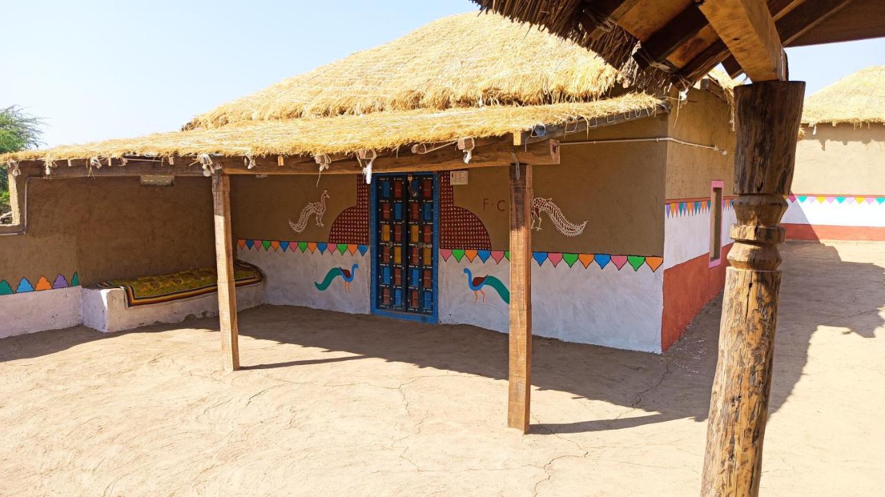 Kutir Craft Village Resort Bherandiāla エクステリア 写真