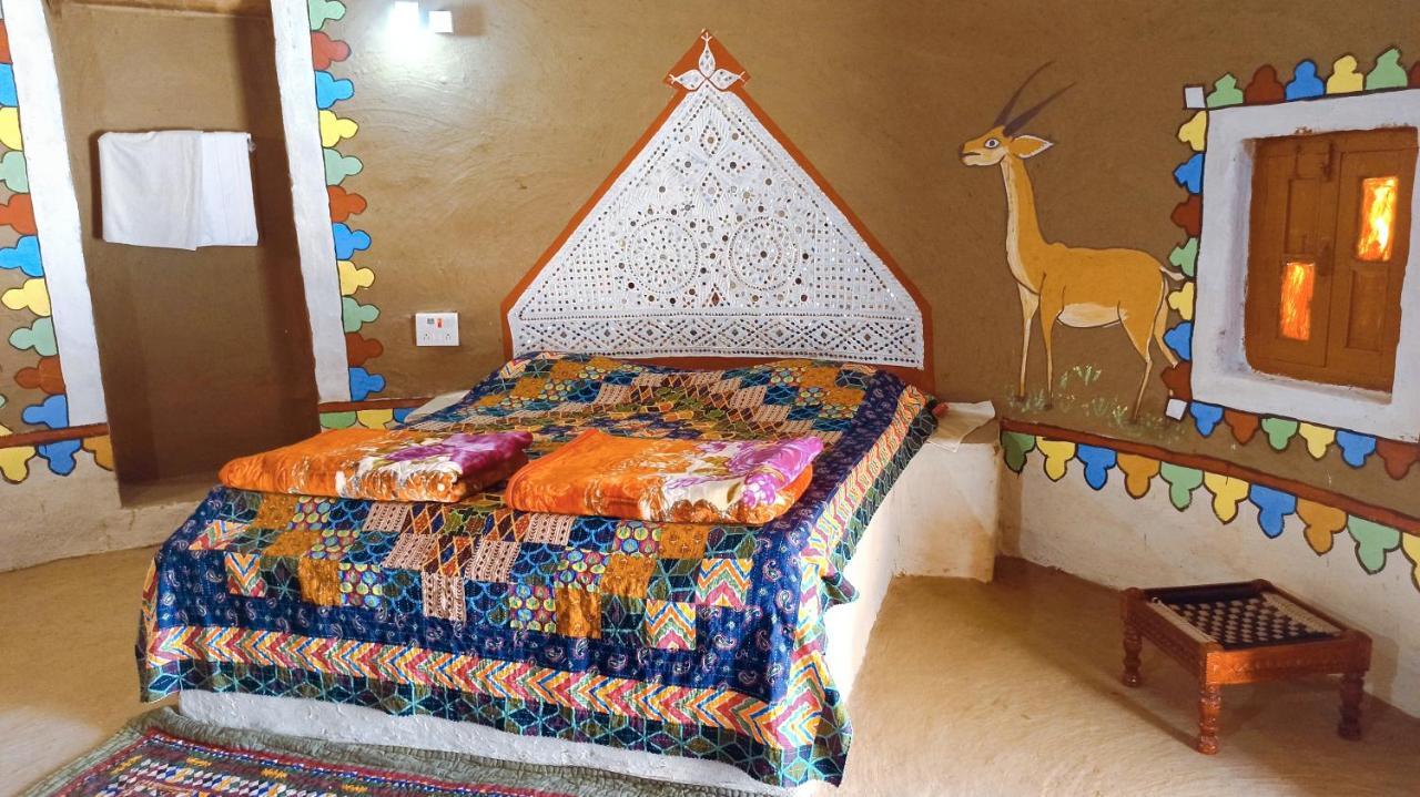 Kutir Craft Village Resort Bherandiāla エクステリア 写真