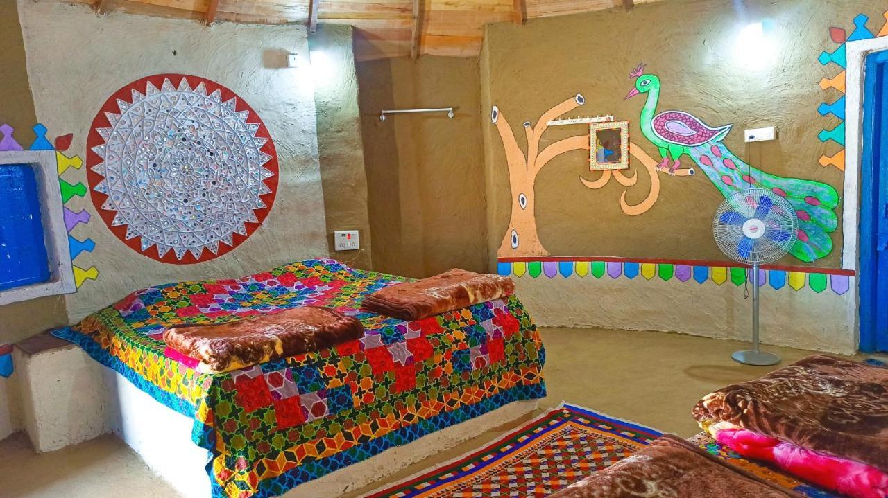 Kutir Craft Village Resort Bherandiāla エクステリア 写真