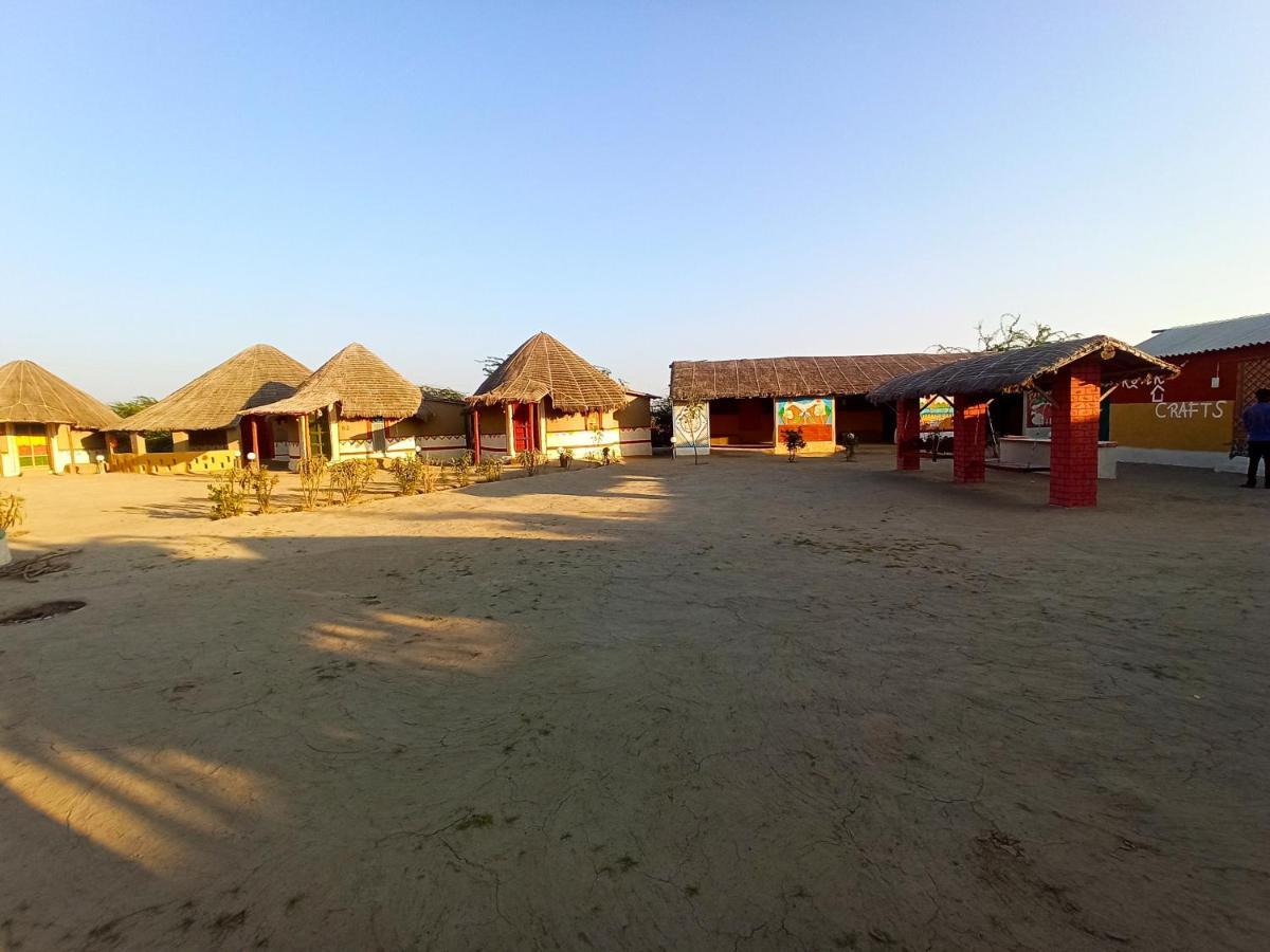 Kutir Craft Village Resort Bherandiāla エクステリア 写真