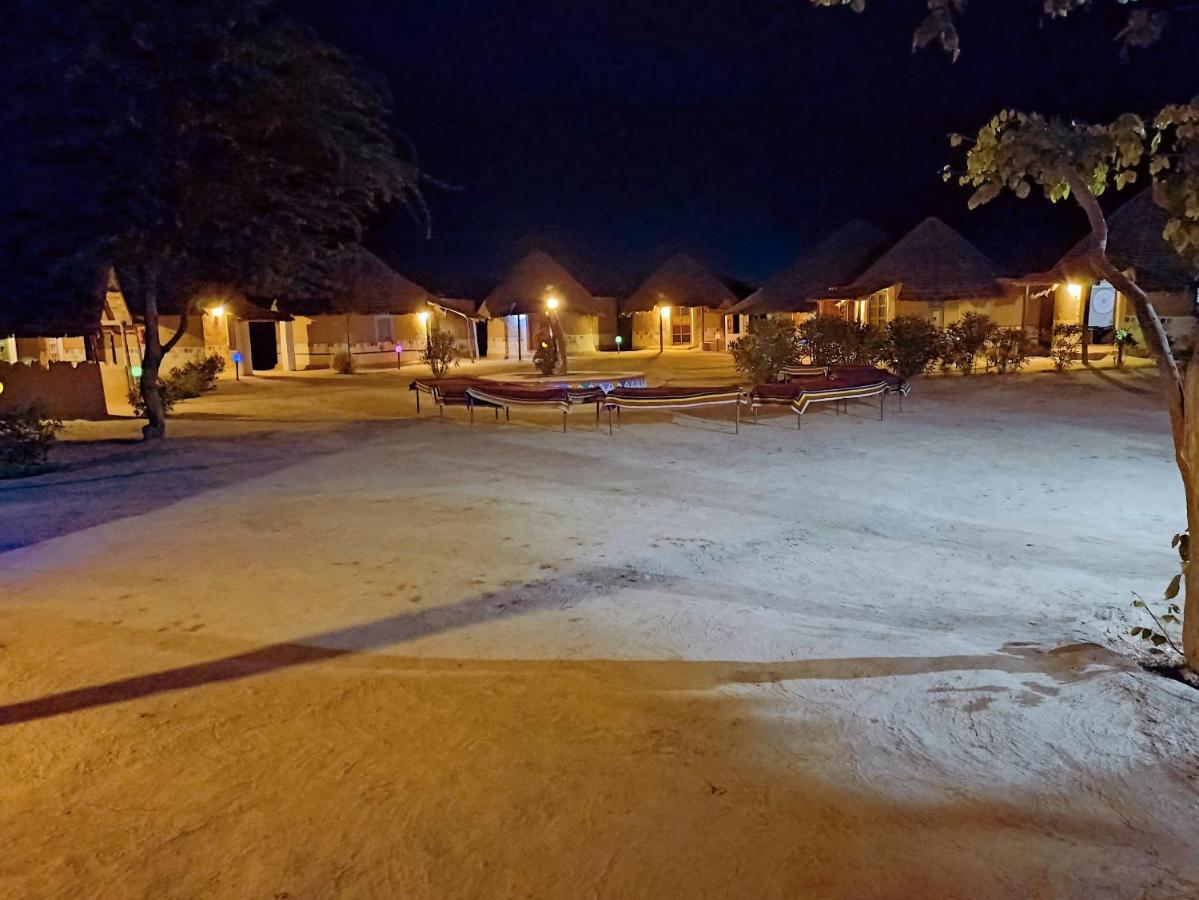 Kutir Craft Village Resort Bherandiāla エクステリア 写真
