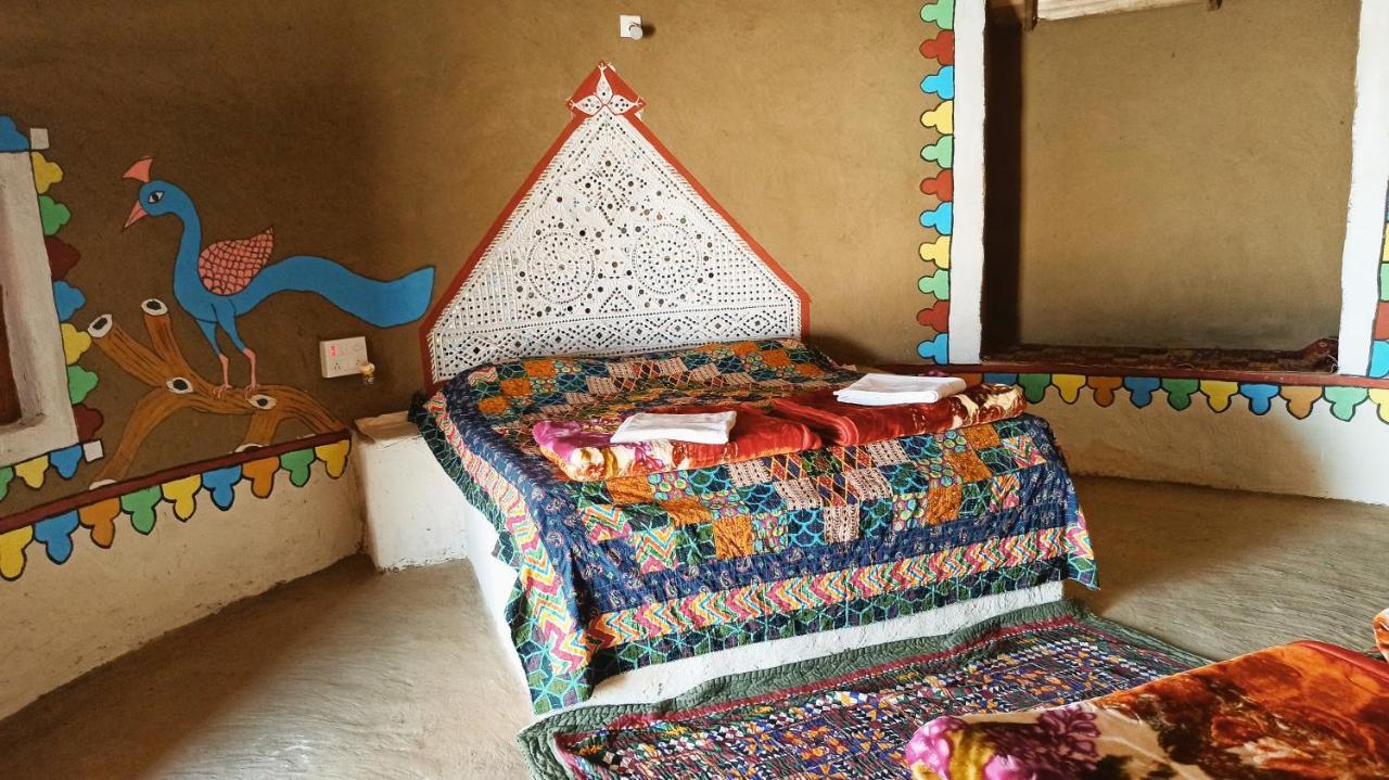 Kutir Craft Village Resort Bherandiāla エクステリア 写真