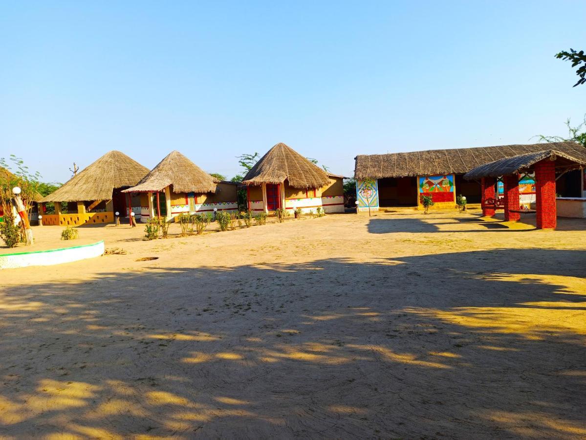 Kutir Craft Village Resort Bherandiāla エクステリア 写真