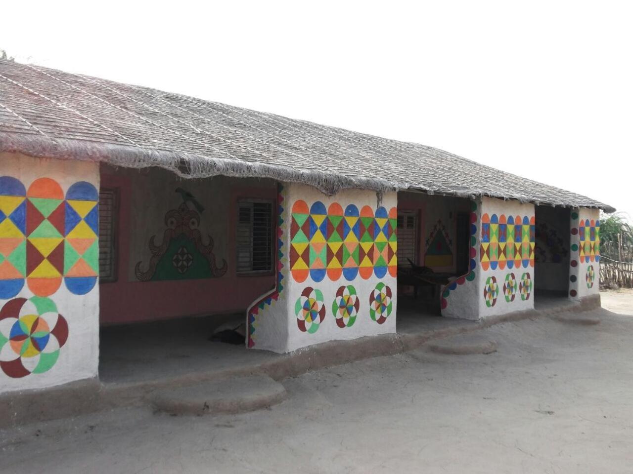 Kutir Craft Village Resort Bherandiāla エクステリア 写真