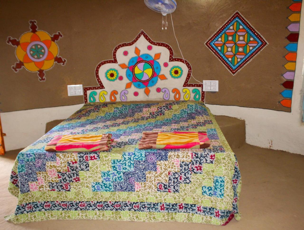 Kutir Craft Village Resort Bherandiāla エクステリア 写真