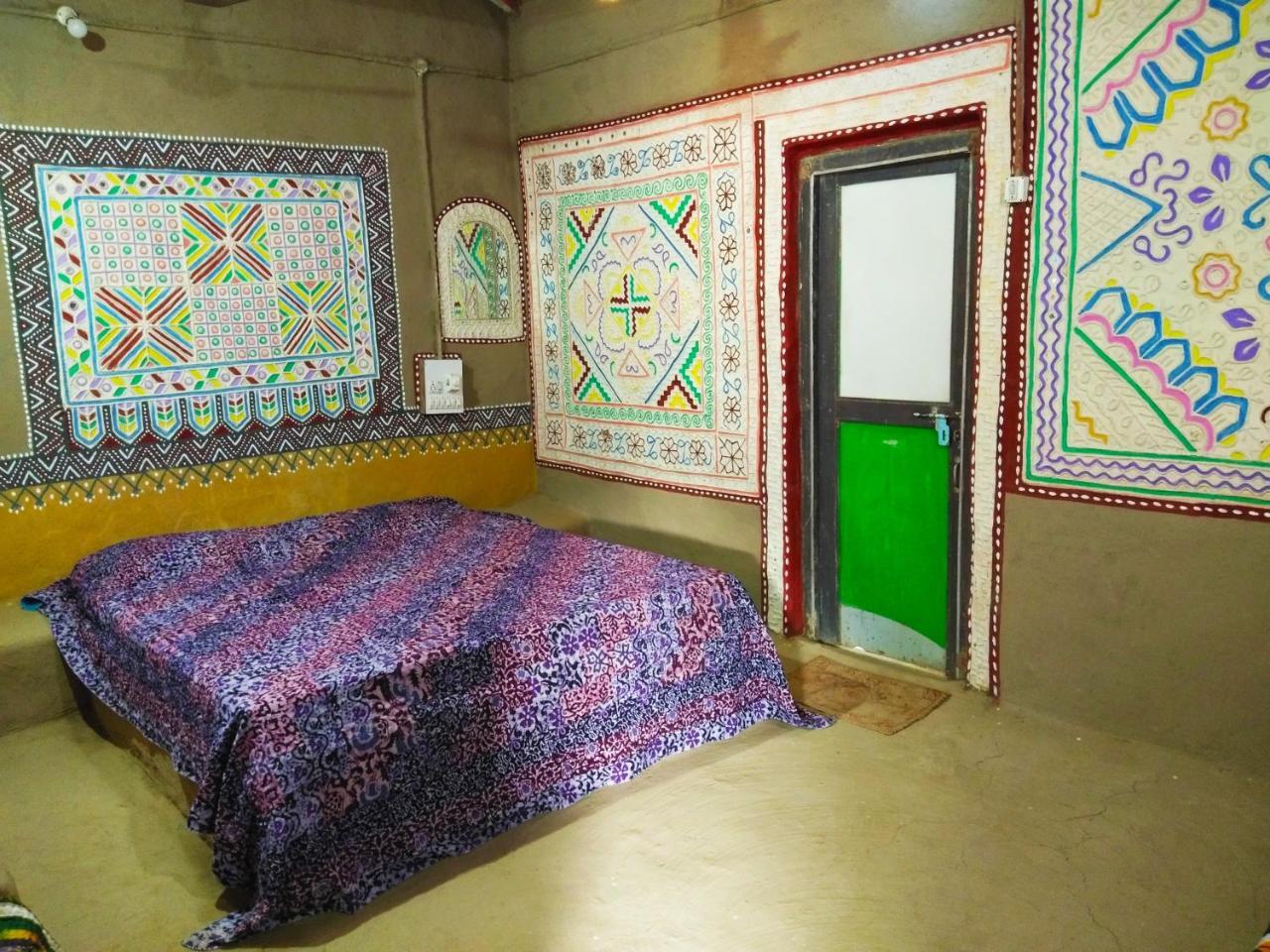 Kutir Craft Village Resort Bherandiāla エクステリア 写真
