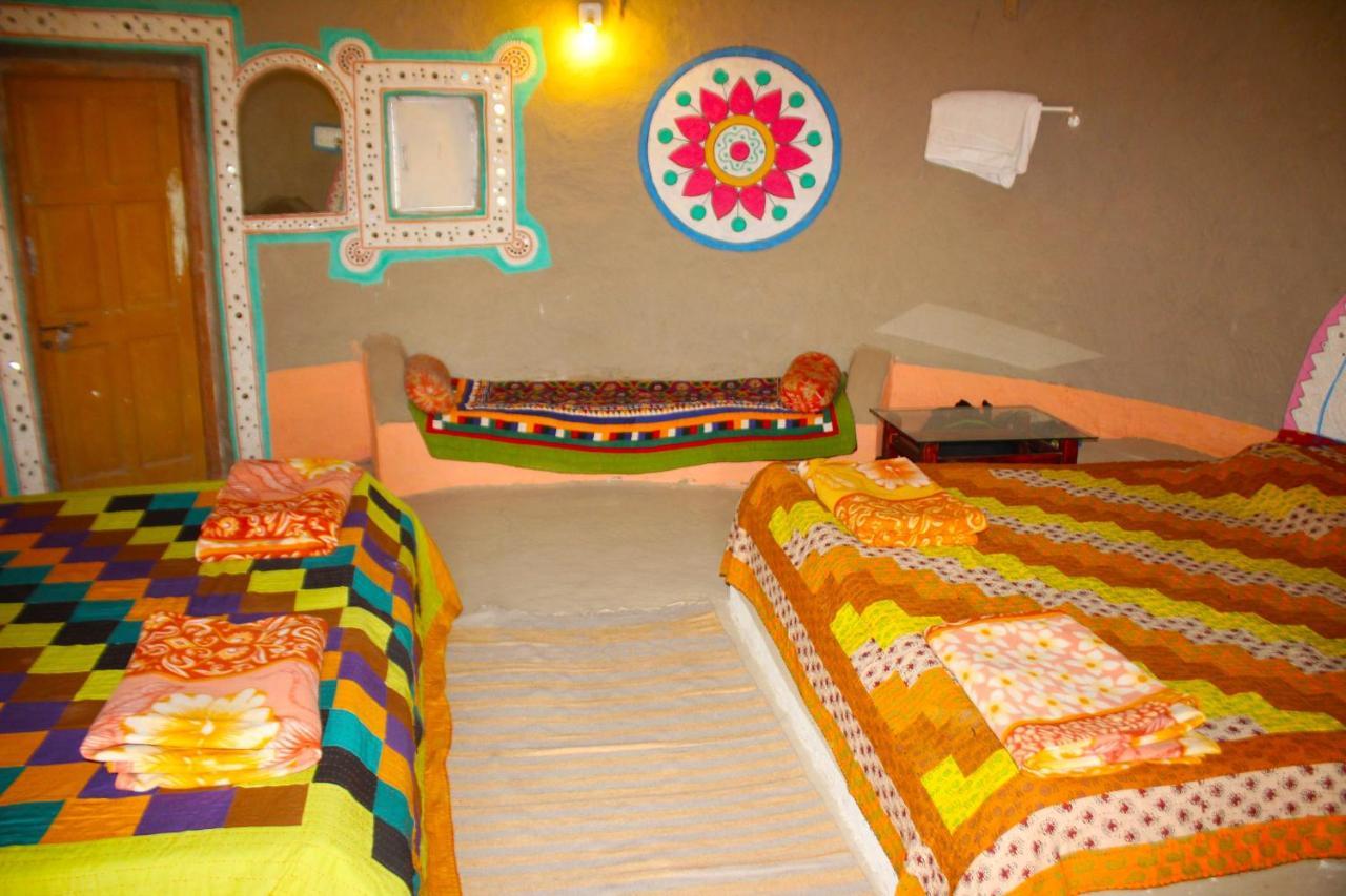 Kutir Craft Village Resort Bherandiāla エクステリア 写真