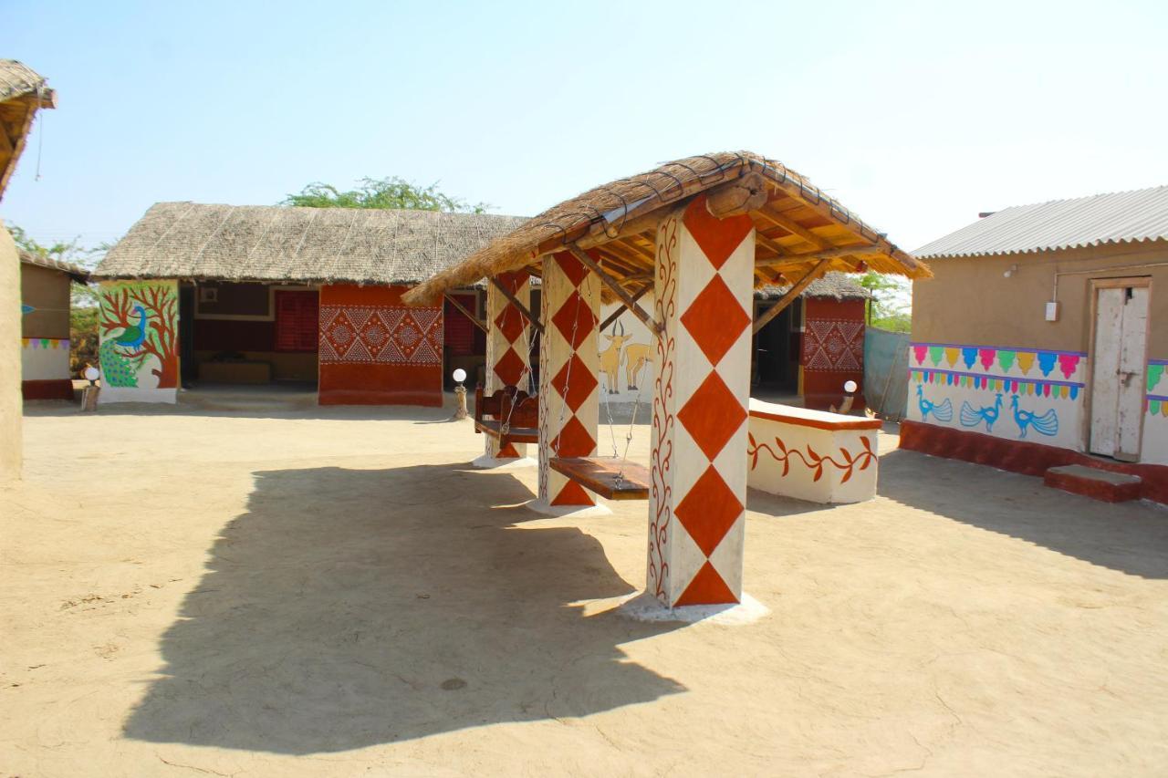 Kutir Craft Village Resort Bherandiāla エクステリア 写真
