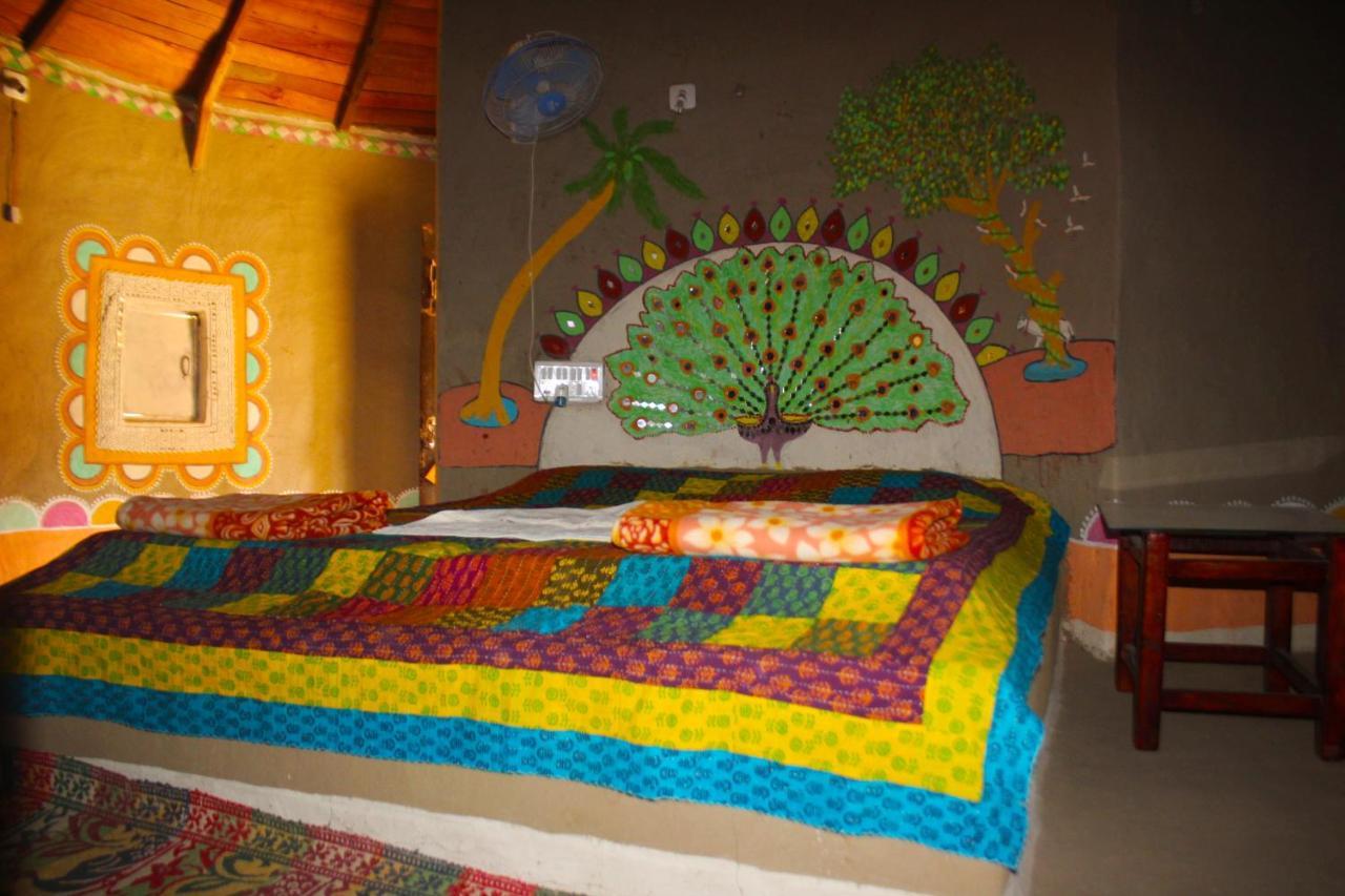 Kutir Craft Village Resort Bherandiāla エクステリア 写真