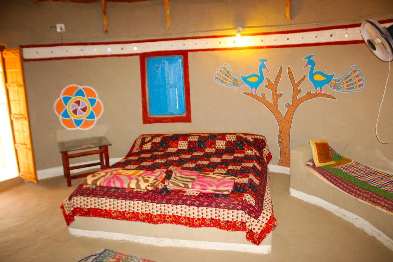 Kutir Craft Village Resort Bherandiāla エクステリア 写真