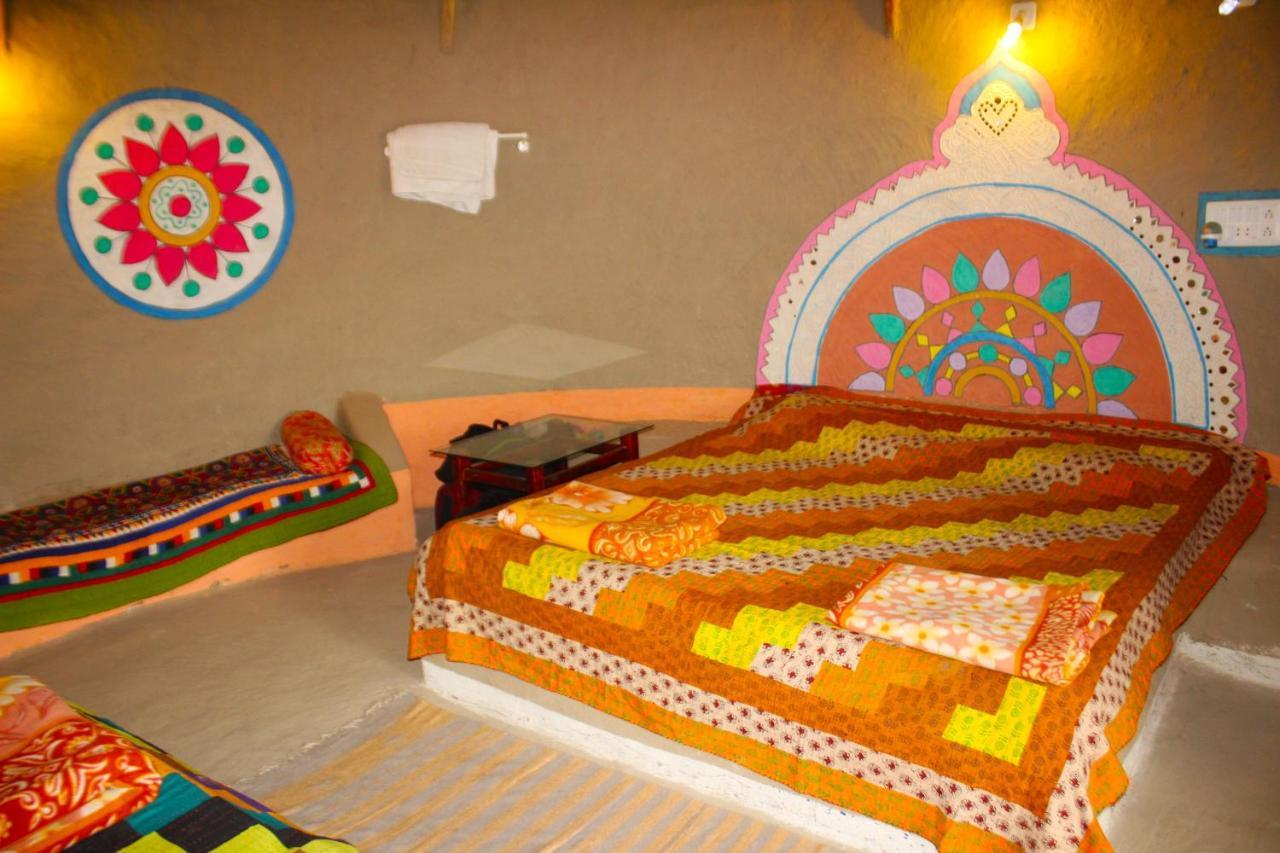 Kutir Craft Village Resort Bherandiāla エクステリア 写真