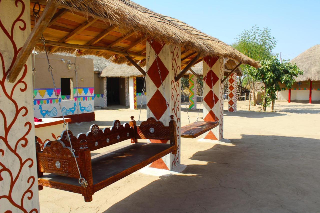 Kutir Craft Village Resort Bherandiāla エクステリア 写真