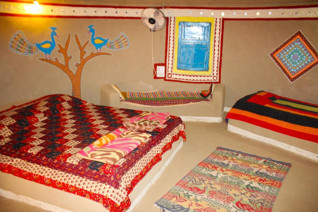 Kutir Craft Village Resort Bherandiāla エクステリア 写真