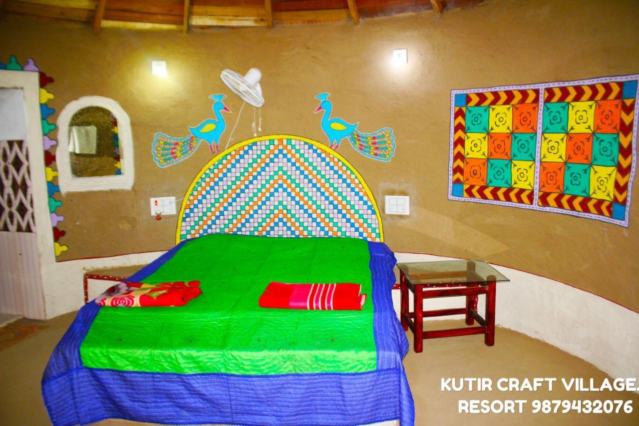 Kutir Craft Village Resort Bherandiāla エクステリア 写真